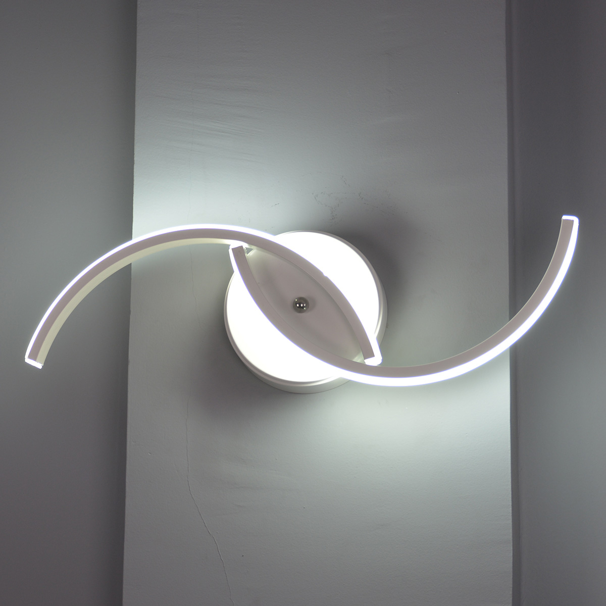 چراغ دیواری چشمه نور کد L6350